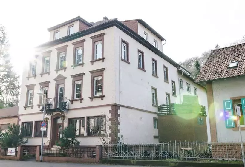 Hotelli Gästehaus Luise