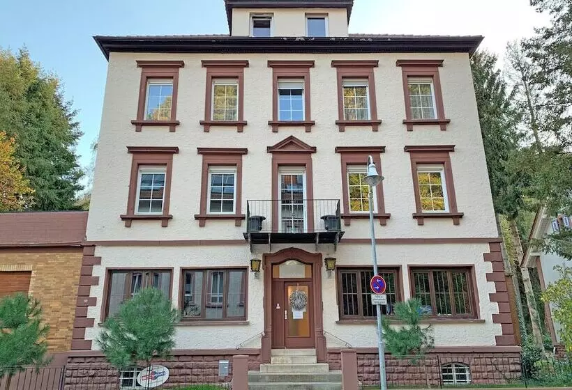 Hotelli Gästehaus Luise