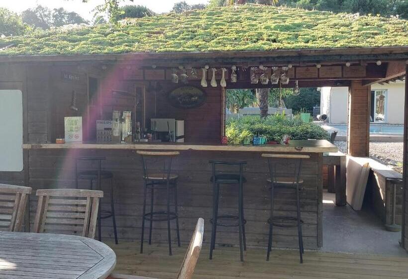 Bed and Breakfast Cocon De Verdure Avec Piscine Chambre Lit King Size 2m