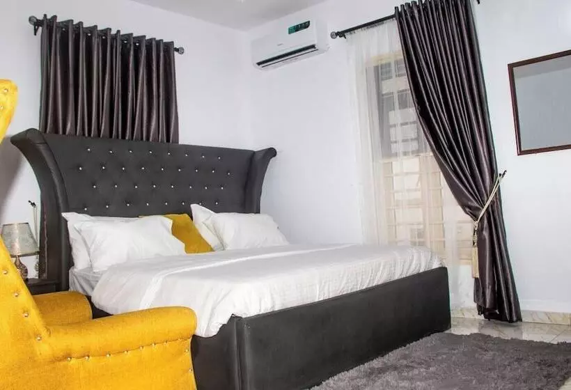 C To C Luxury Hotel And Suites