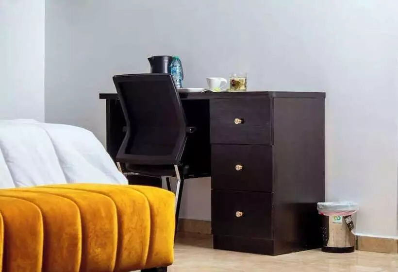 C To C Luxury Hotel And Suites