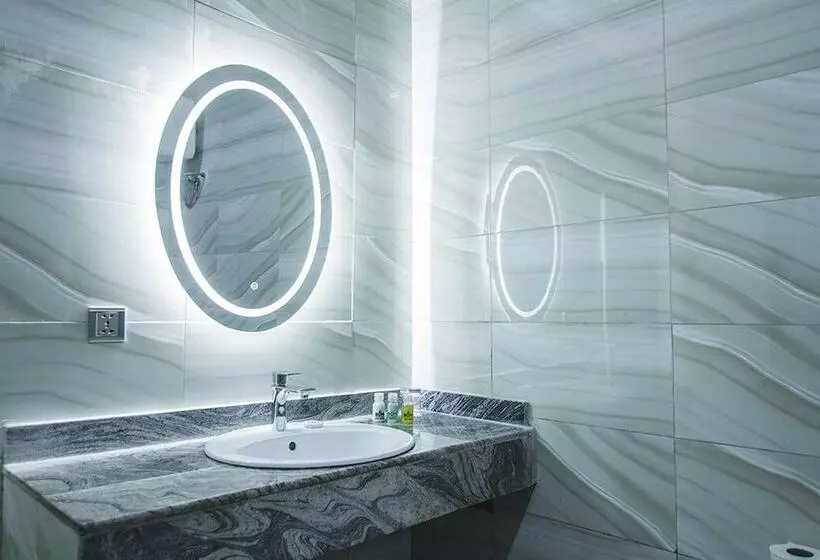 C To C Luxury Hotel And Suites