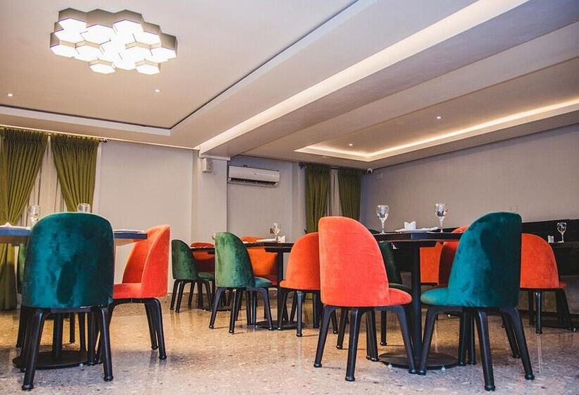 C To C Luxury Hotel And Suites