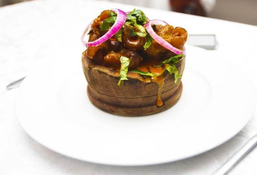 C To C Luxury Hotel And Suites