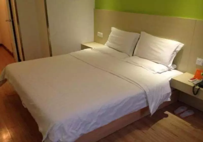 Hotelli 7days Inn Qingdao North Bus Station
