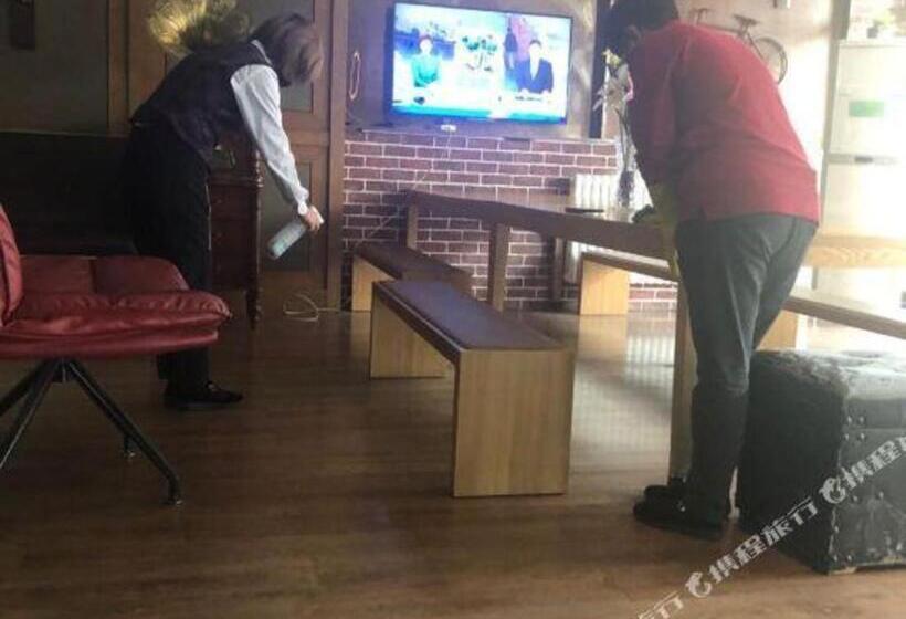 Otel James Joyce Coffetel Qinhuangdao People Park Plaza