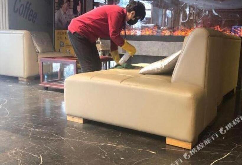 Otel James Joyce Coffetel Qinhuangdao People Park Plaza