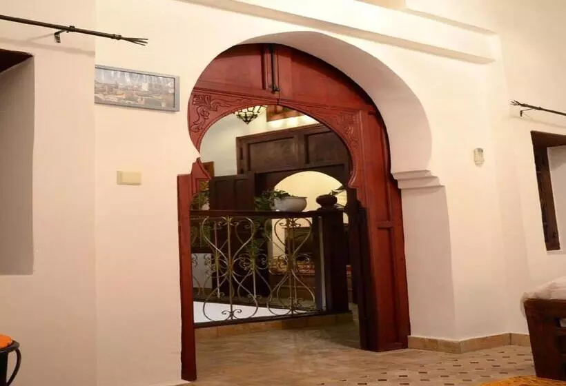 پانسیون Room In Bb Dar Rehla Bab Remouz