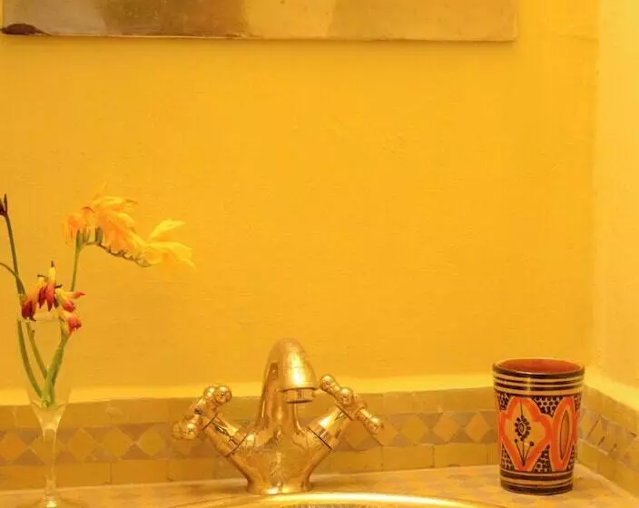 پانسیون Room In Bb Dar Rehla Bab Remouz