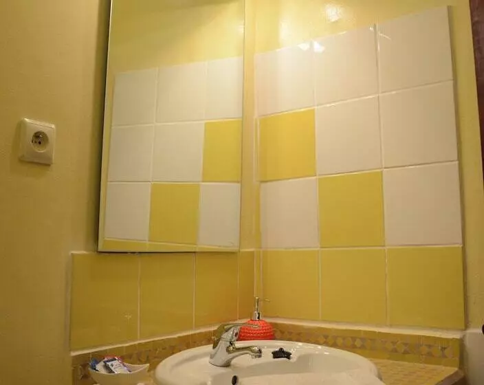 پانسیون Room In Bb Dar Rehla Bab Remouz