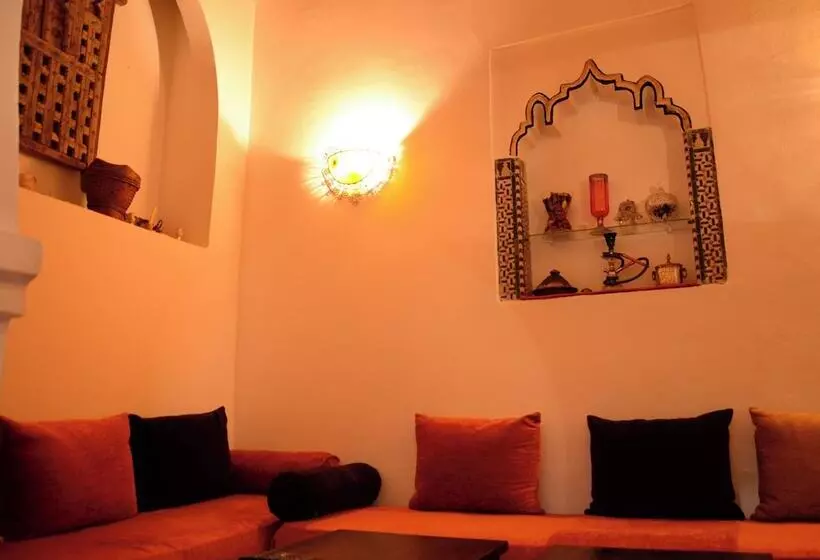 پانسیون Room In Bb Dar Rehla Bab Remouz