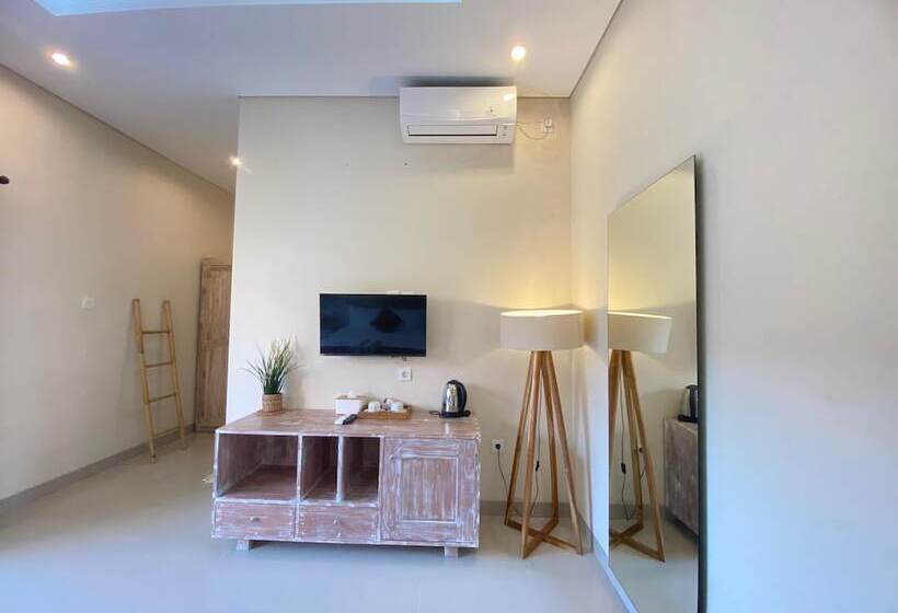 بنسيون Prada Living Canggu