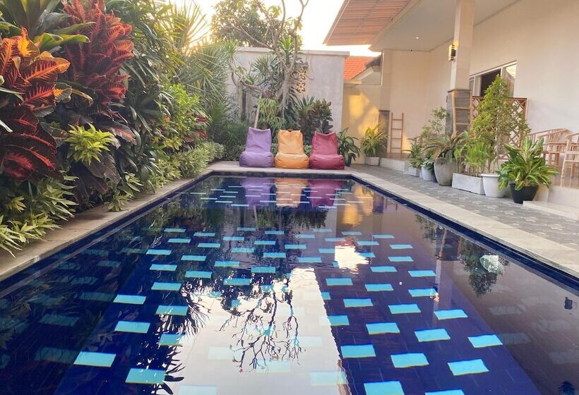 بنسيون Prada Living Canggu