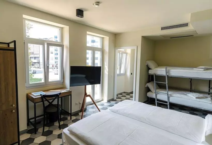 Hotelli Seven Town House Boutique