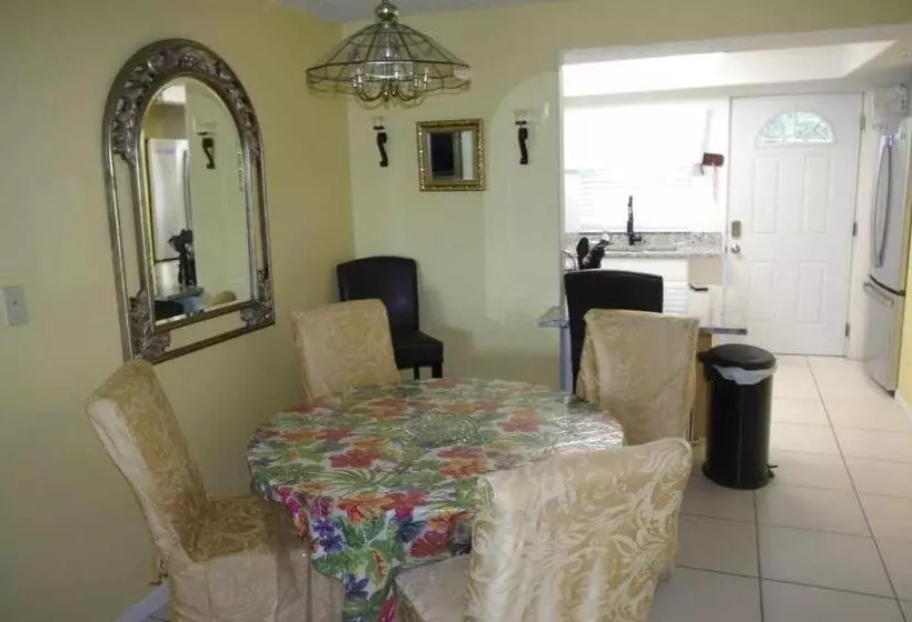 Marion Lane Suites