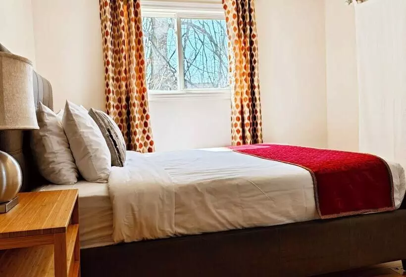پانسیون Andy S Blue House