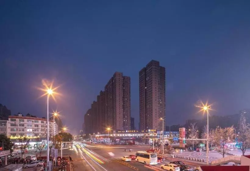 Borrman Hotel Changsha Yueliang Dao Guanziling Metro Station