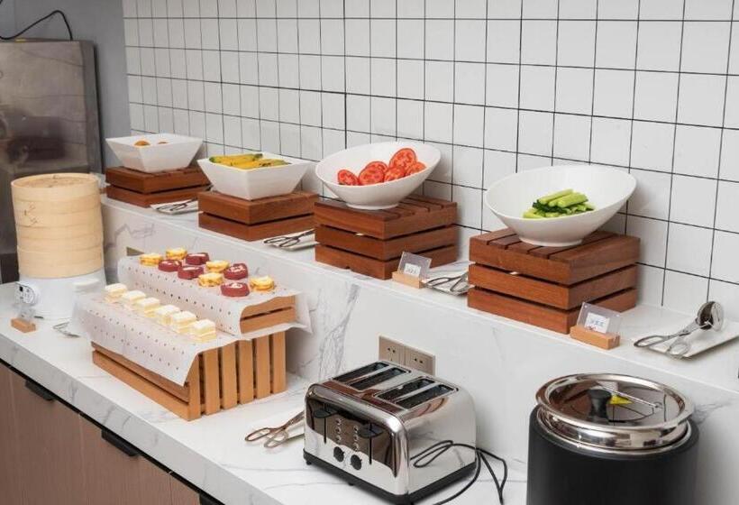 Borrman Hotel Zhanjiang Jinshawan Chikan Republic Of China Style Street