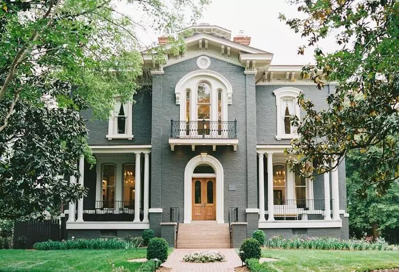 ホテル Heights House
