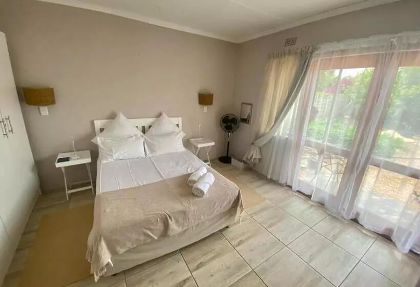 ペンション En Suite Private Room. Centrally Located