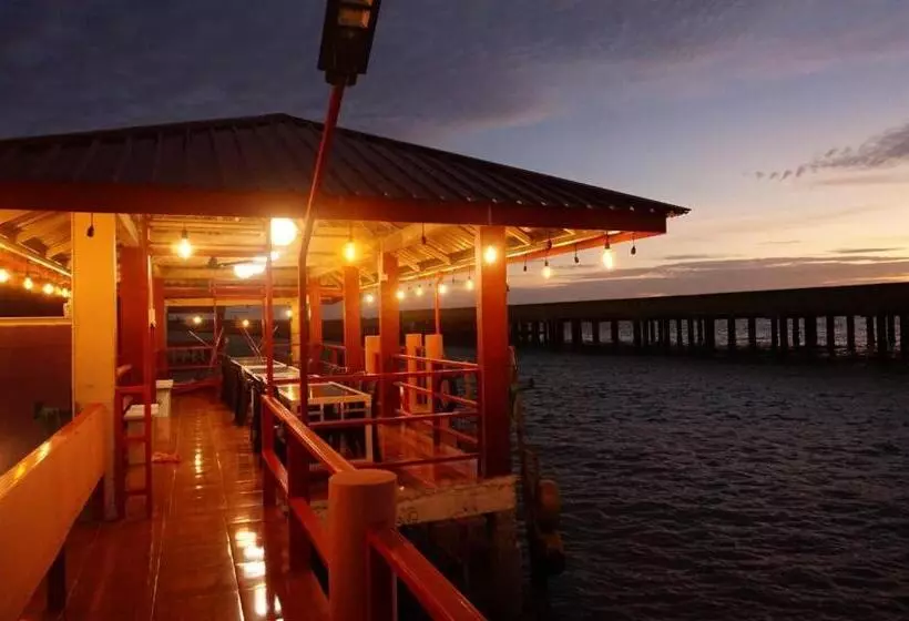 Sunset Curly Bay Hotel & Resort