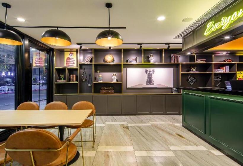 City Comfort Premier Hotel Zhaoqing East Station New District Sports Center Yanyang Lake