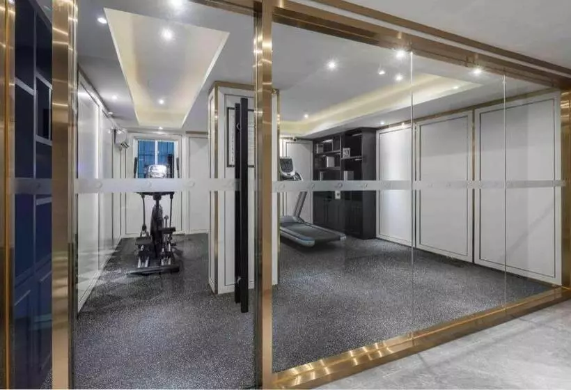 希岸deluxe酒店中山西区兴中广场店