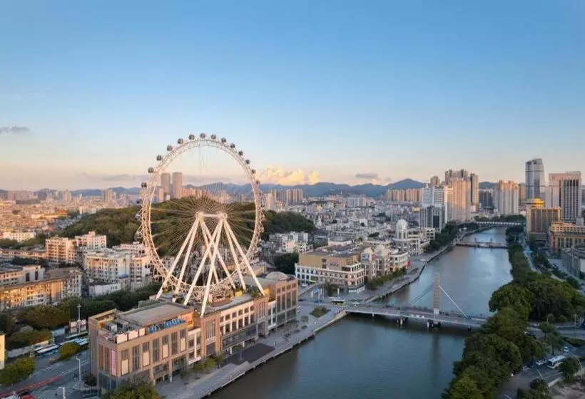 希岸deluxe酒店中山西区兴中广场店