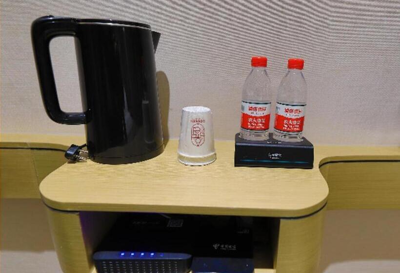 בית מלון כפרי City Comfort Inn Golmud City Hall Yanhu Square