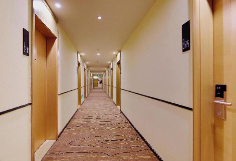 בית מלון כפרי City Comfort Inn Golmud City Hall Yanhu Square