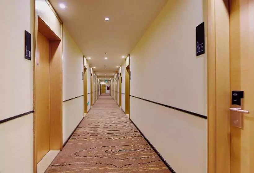 ホテル City Comfort Inn Golmud City Hall Yanhu Square