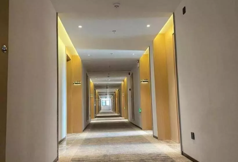 Hotelli Green Tree Inn Anqing Taihu County Phase 2 Wenbo Garden High Speed Railway Station