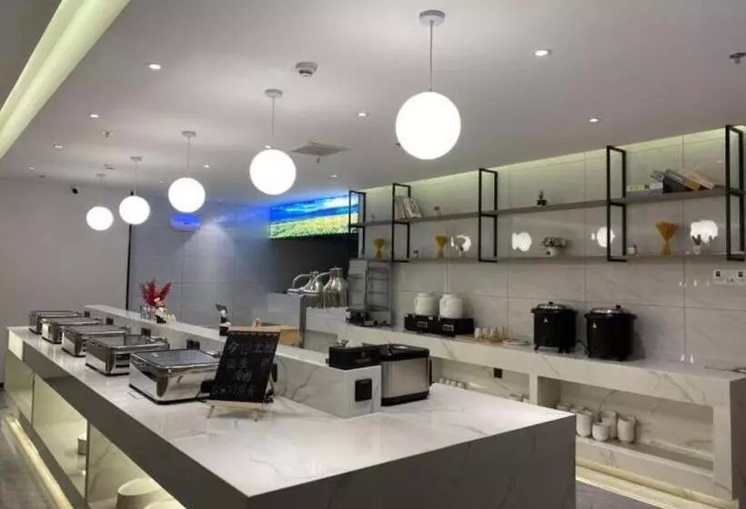 Hotelli Green Tree Inn Anqing Taihu County Phase 2 Wenbo Garden High Speed Railway Station