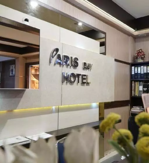Hotel Paris Day