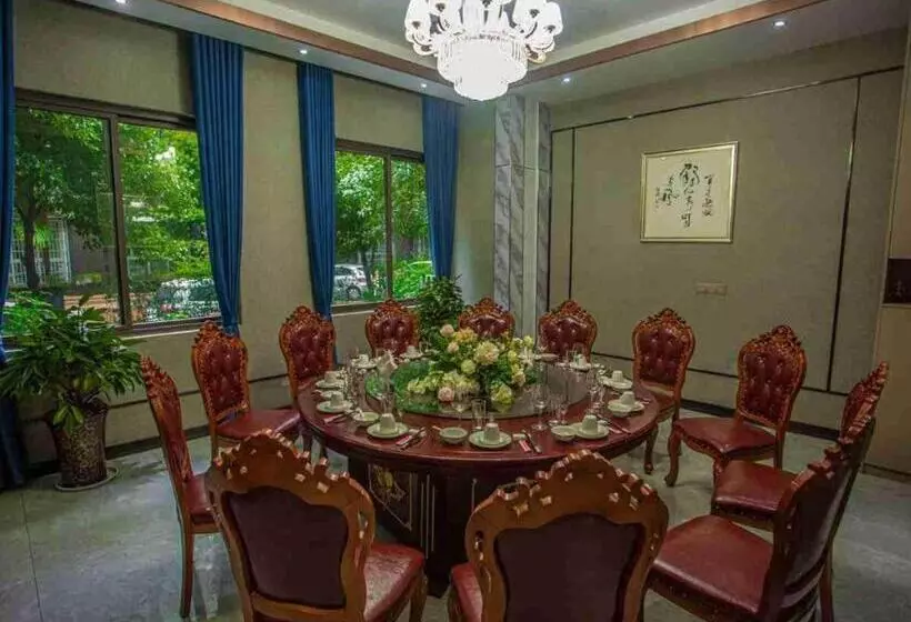Super 8 Hotel Premier Meishan Pengshan District Linjiang Fengjing