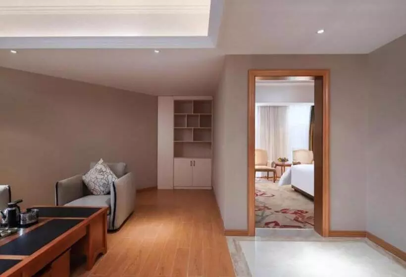 Vienna Hotel Nanchang West Lake Wanda Plaza Guanzhou Metro Station