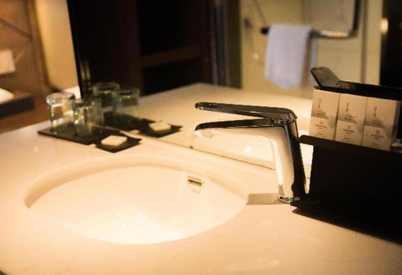 Borrman Hotel Huanggang Wuxue Yuhu Road