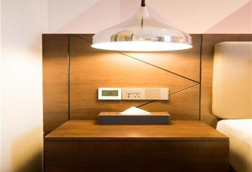 Borrman Hotel Huanggang Wuxue Yuhu Road