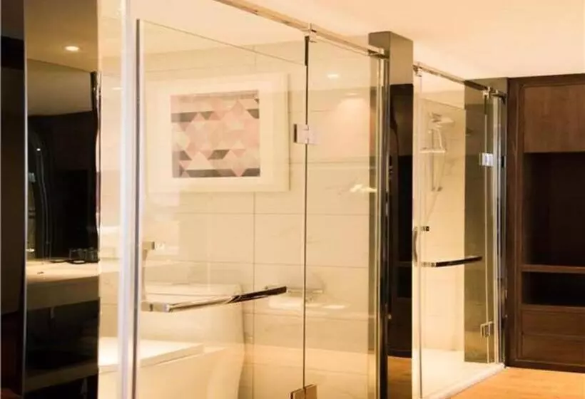 Borrman Hotel Huanggang Wuxue Yuhu Road