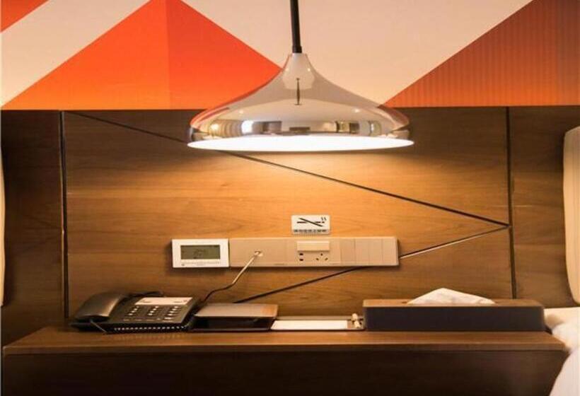 Borrman Hotel Huanggang Wuxue Yuhu Road