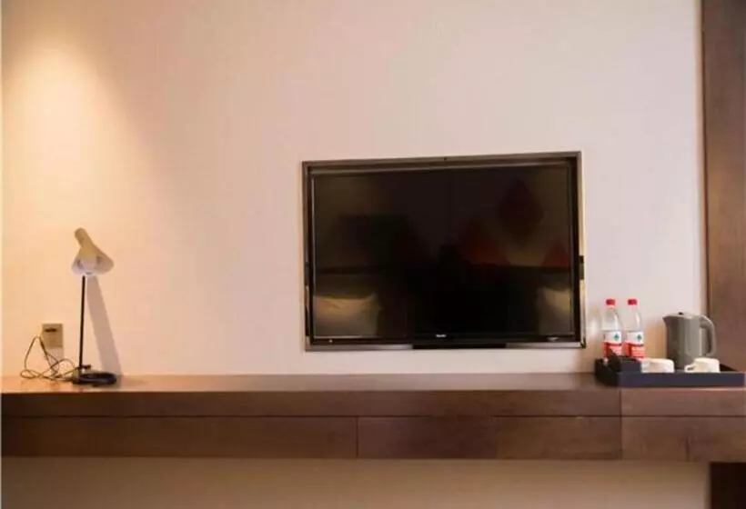 Borrman Hotel Huanggang Wuxue Yuhu Road