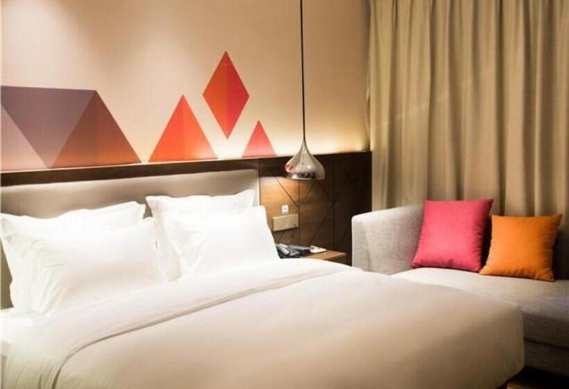 Borrman Hotel Huanggang Wuxue Yuhu Road