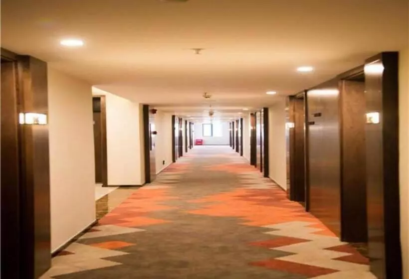 Borrman Hotel Huanggang Wuxue Yuhu Road