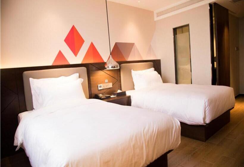 Borrman Hotel Huanggang Wuxue Yuhu Road