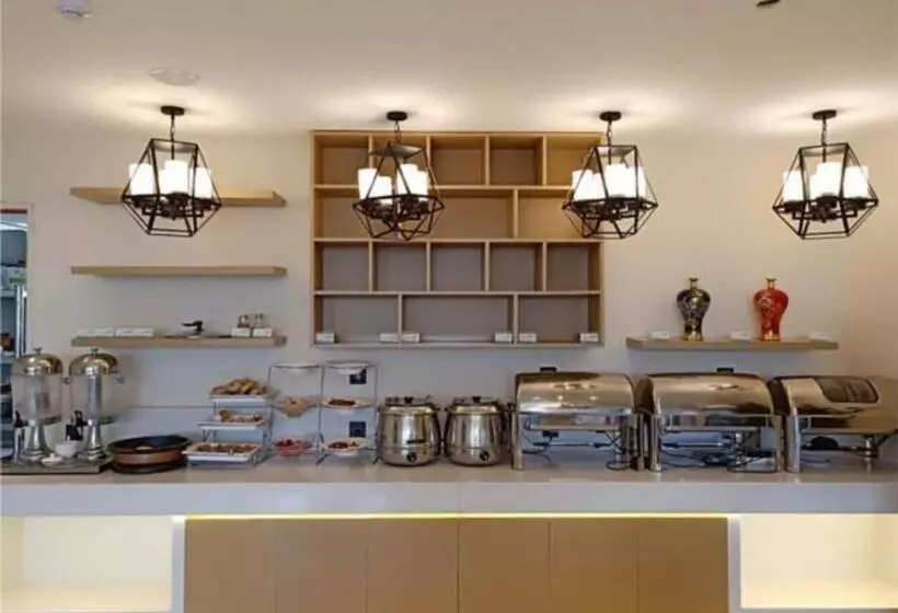 Hotelli City Comfort Inn Hefei Chaohu Huabang Shijia Huayuan