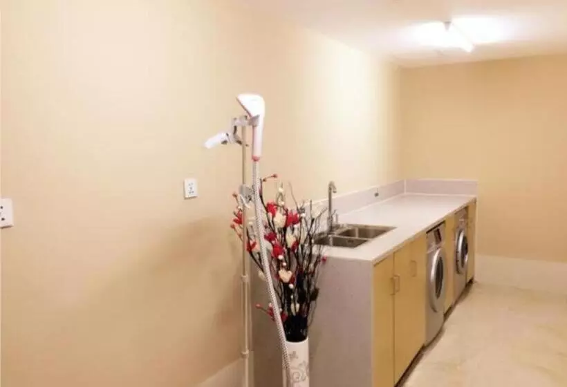 Hotelli City Comfort Inn Huanggang Huangmei Passenger Station