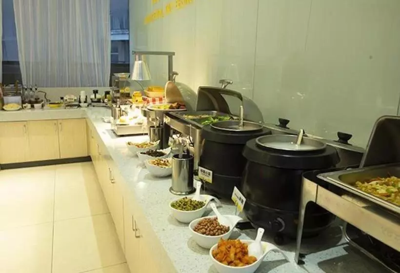 Hotelli City Comfort Inn Huanggang Huangmei Passenger Station