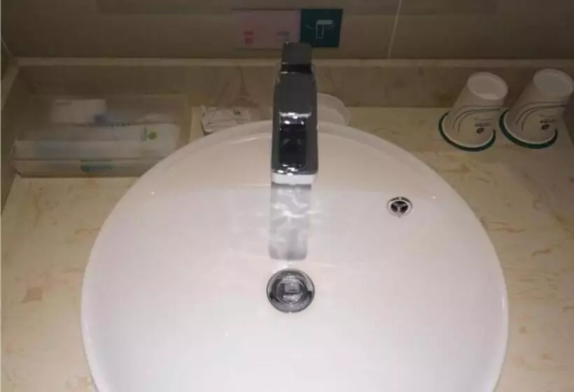 Hotelli City Comfort Inn Ji An Railway Station Jinggangshan University