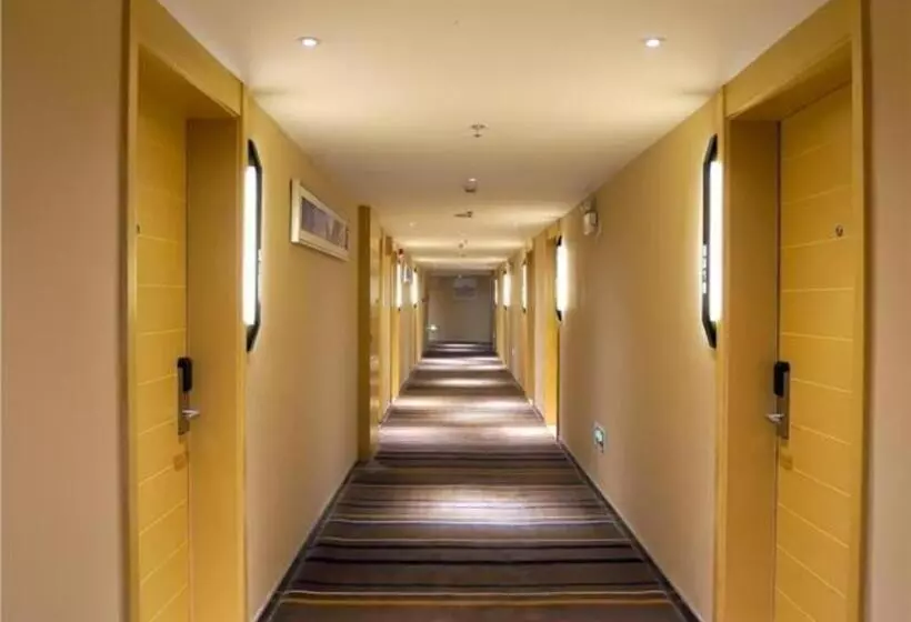 Hotelli City Comfort Inn Ji An Railway Station Jinggangshan University