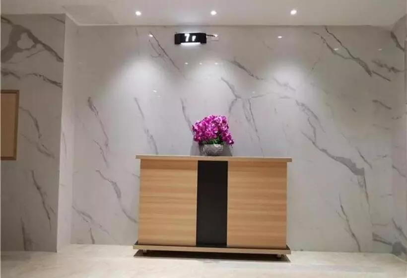 هتل City Comfort Inn Maoming Huazhou Railway Station